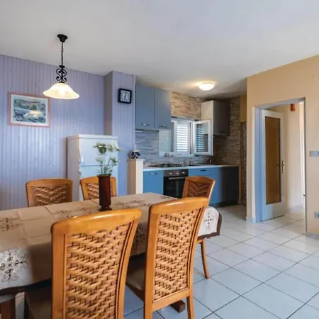 Villa Marko - With Swimming Pool Prigradica