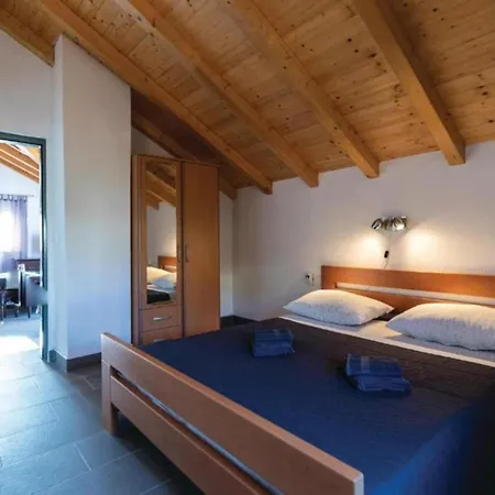 Villa Marko - With Swimming Pool Prigradica